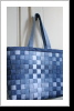 "DIE VERSPIELTE", sehr stabile Tasche, auch über die Schulter zu tragen, mit kleiner Innentasche, 48cm breit "DIE VERSPIELTE", sehr stabile Tasche, auch über die Schulter zu tragen, mit kleiner Innentasche, 48cm breit